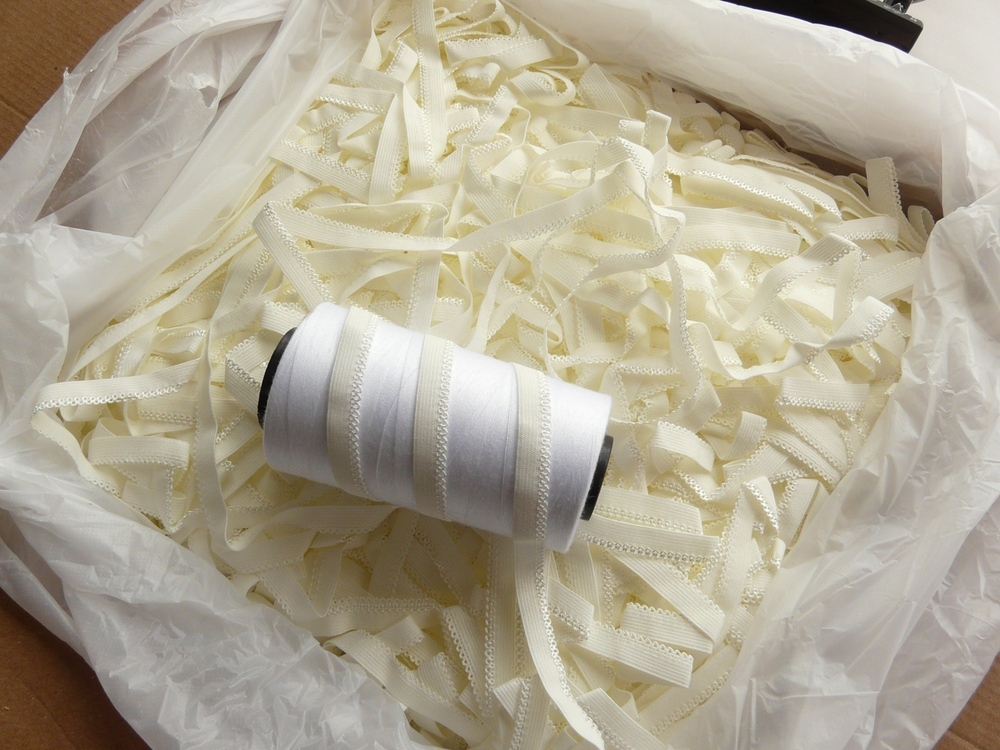 Молочная резинка ажурная 10мм