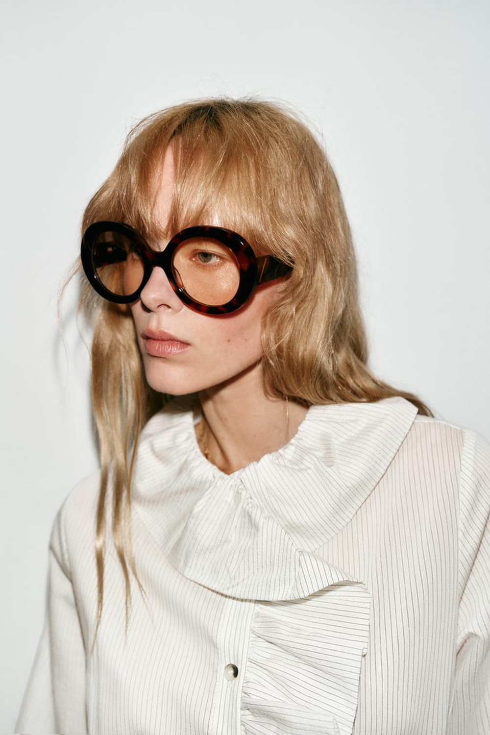 ZARA РУБАШКА В ПОЛОСКУ С ВОЛАНАМИ, БЕЛЫЙ/ЧЕРНЫЙ