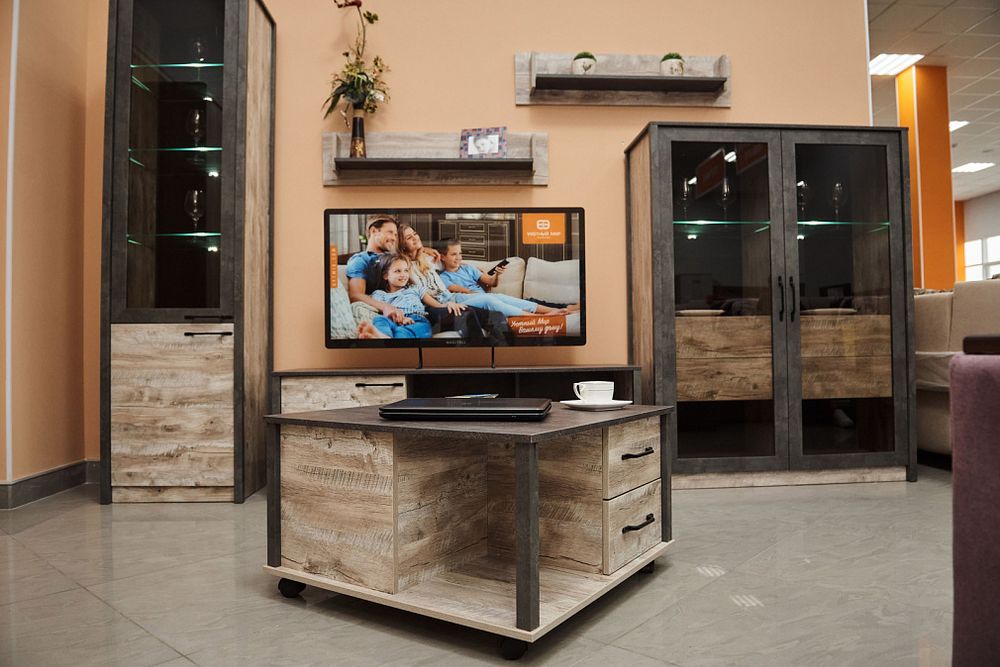 Клео Витрина