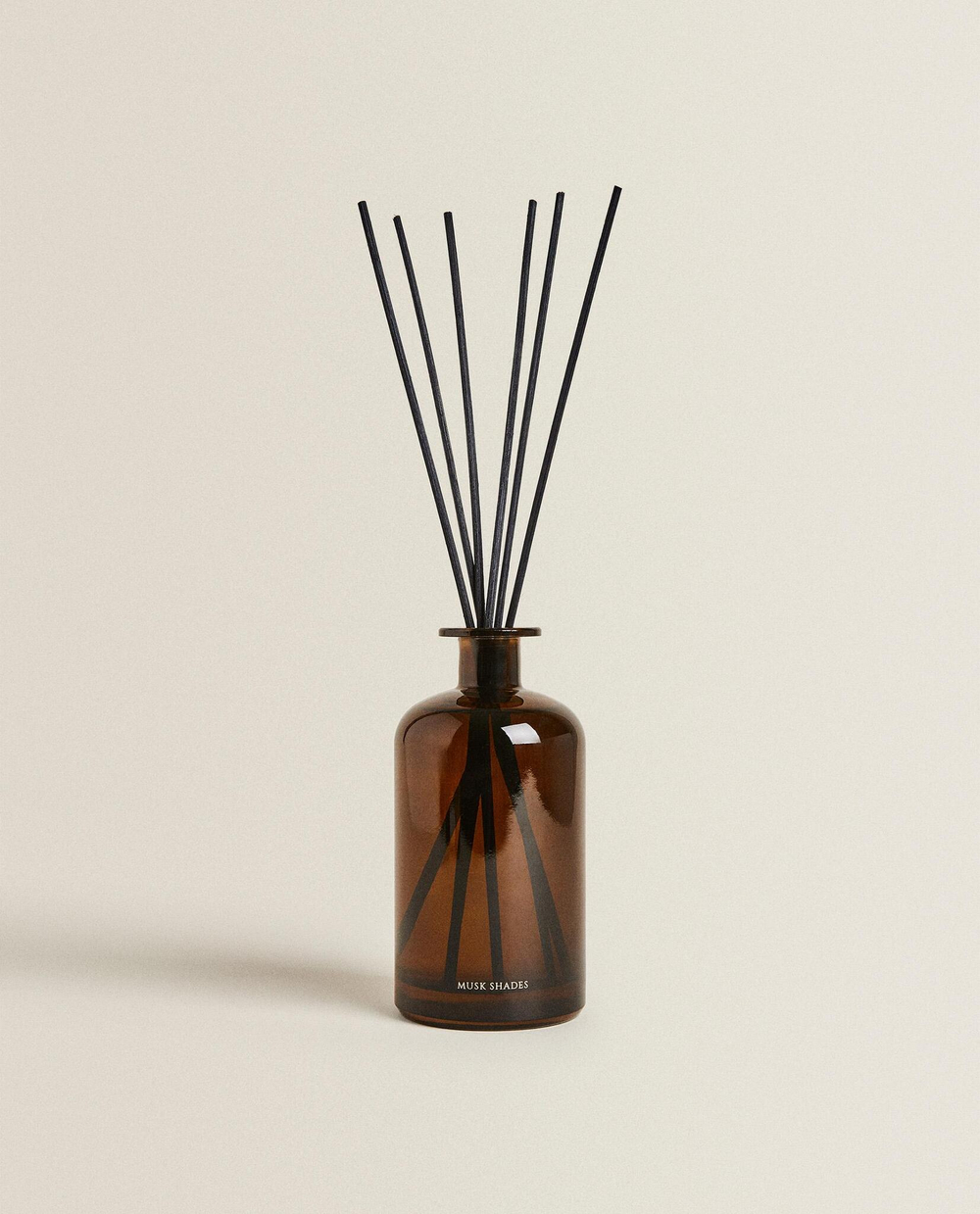 Zara Home MUSK SHADES REED DIFFUSERS — ароматический диффузор с тростниковыми палочками, Мускусные оттенки, 500 мл