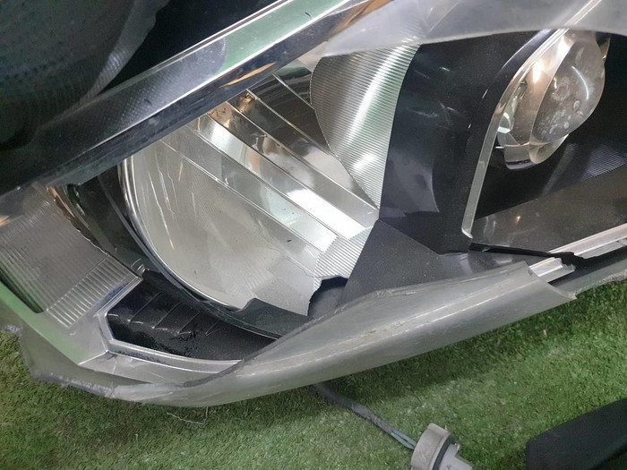 Битая Фара правая Toyota Land Cruiser Prado 150 (2013-2017) LED