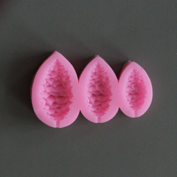 Молд силиконовый для лепки и творчества "Шишки 3 штуки" 10 см / Форма шишка для воска и мыла, гипса и полимерной глины