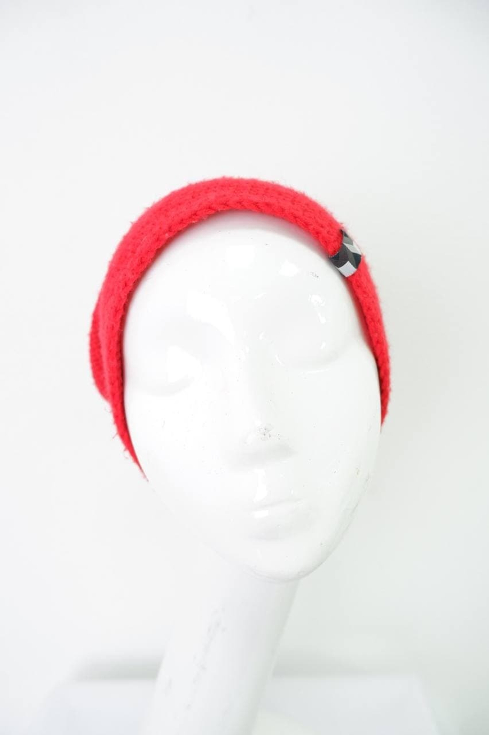 Шапка яркая