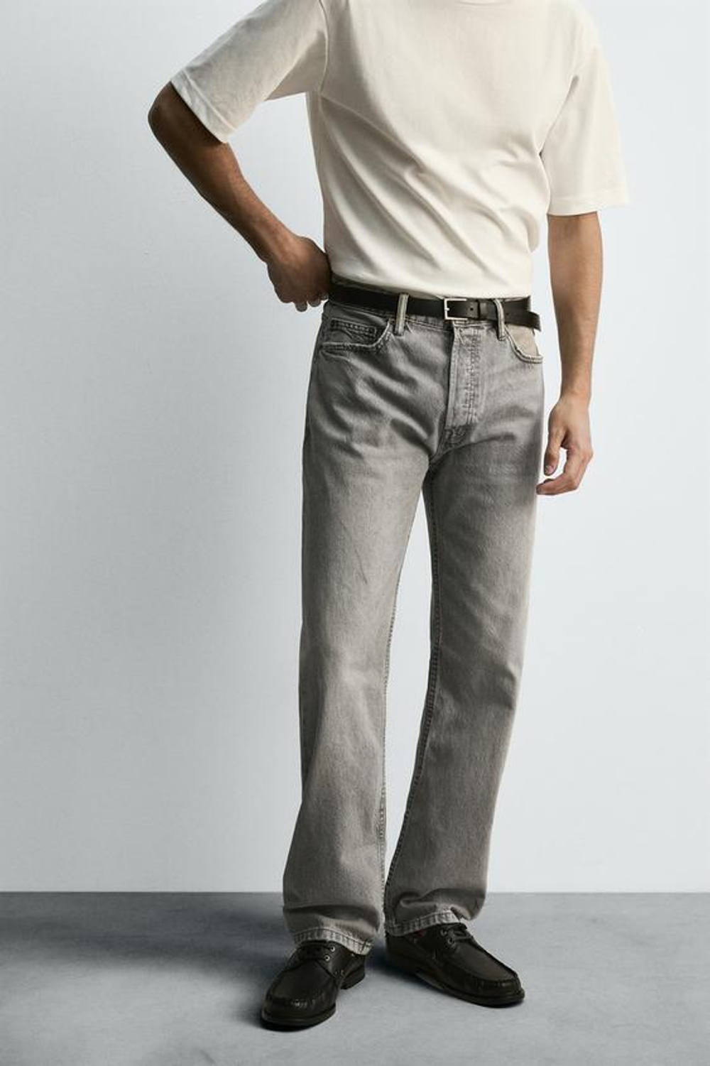 ZARA ДЖИНСЫ STRAIGHT FIT, СЕРЫЙ