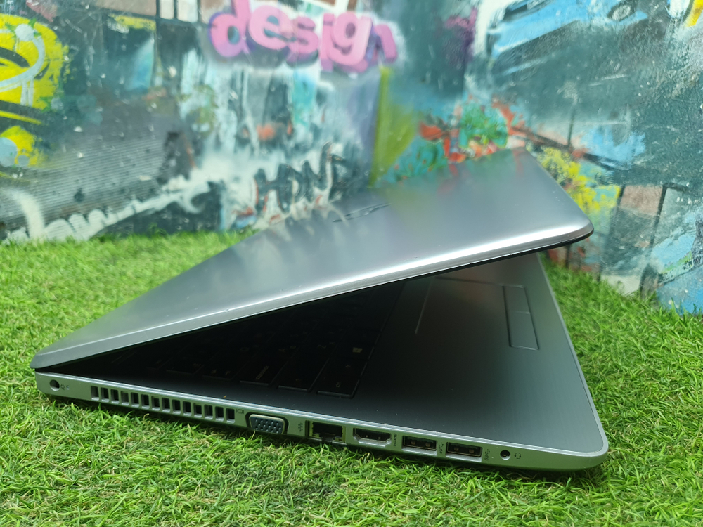 Ноутбук HP i3-7/12Gb/FHD/250 G6