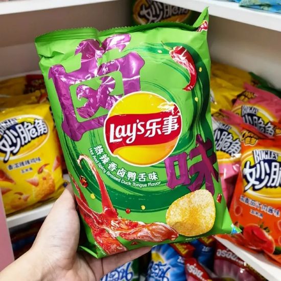 Чипсы Lay's Hot and Spicy Braised Duck Tongue со вкусом пряного тушеного утиного языка, 70 г (Китай)