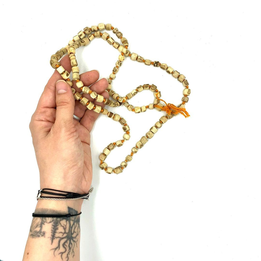 Четки туласи с корой 10-12мм 108 бусин