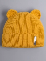 Шапка вязаная демисезонная с ушками