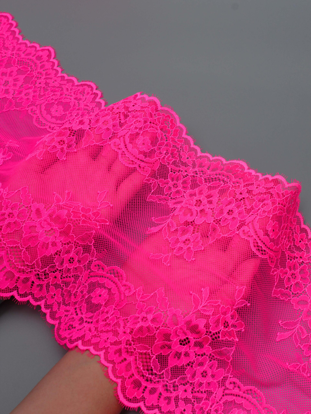Кружево шантильи розовое неоновое эластичное ширина 22 см ОТРЕЗ 0,42 см