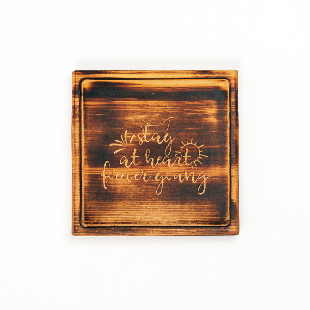 Менажница из кедра для подачи блюд и закусок с гравировкой "Stay at heart forever going"