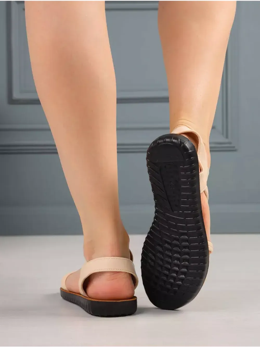 Сандалии летние