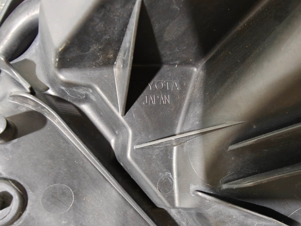 Фара правая LED Toyota Camry (XV70) 17-21 Б/У Оригинал 8111033D71