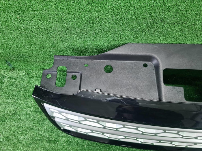 Решетка радиатора Land-Rover Discovery 5 (2016-2021)