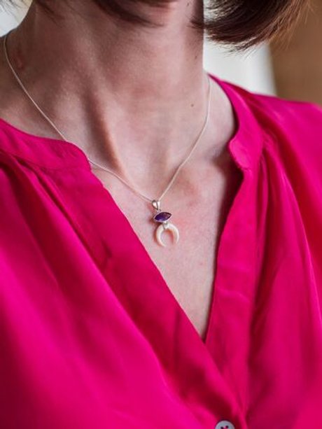 Подвеска ЛУННИЦА с цепочкой, серебро/слоновая кость/аметист