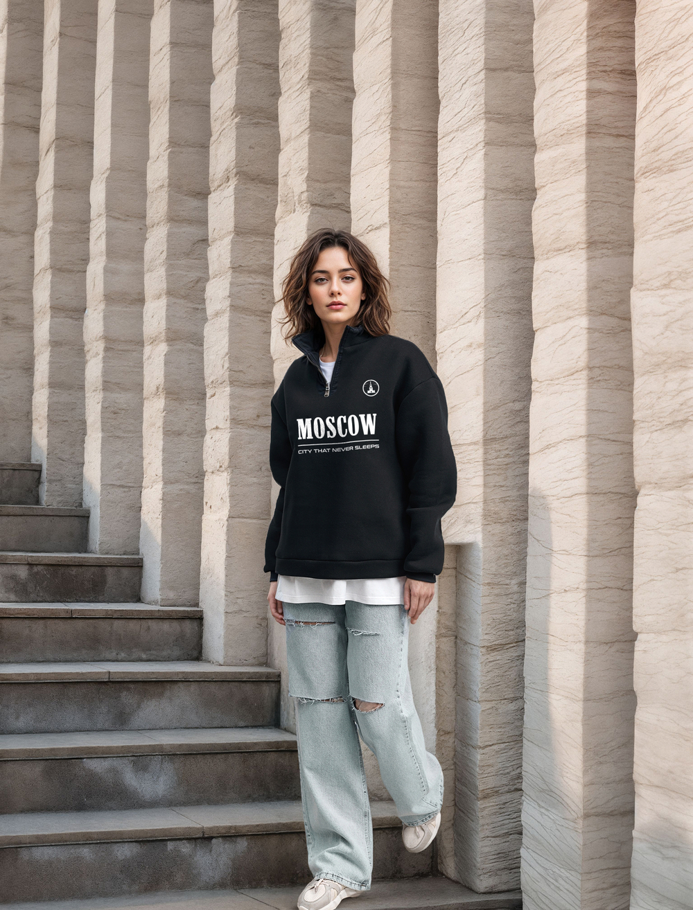 Толстовка женская с зип-воротником "Moscow" черный