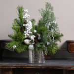 Композиция в декоративном кашпо Мерцающий иней