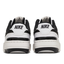 Кроссовки женские NIKE Gamma Force