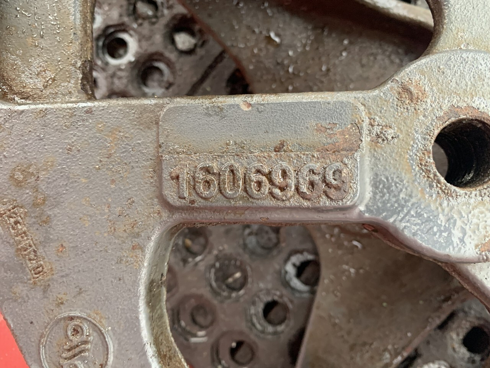 Кронштейн рессоры передней левый