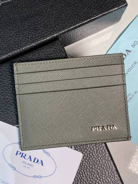 Визитница Prada