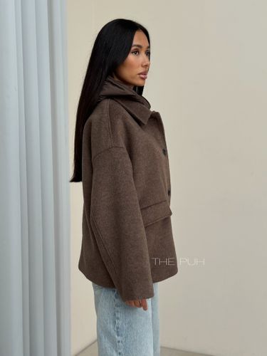 Коричневое пальто-пиджак с утепленным жилетом