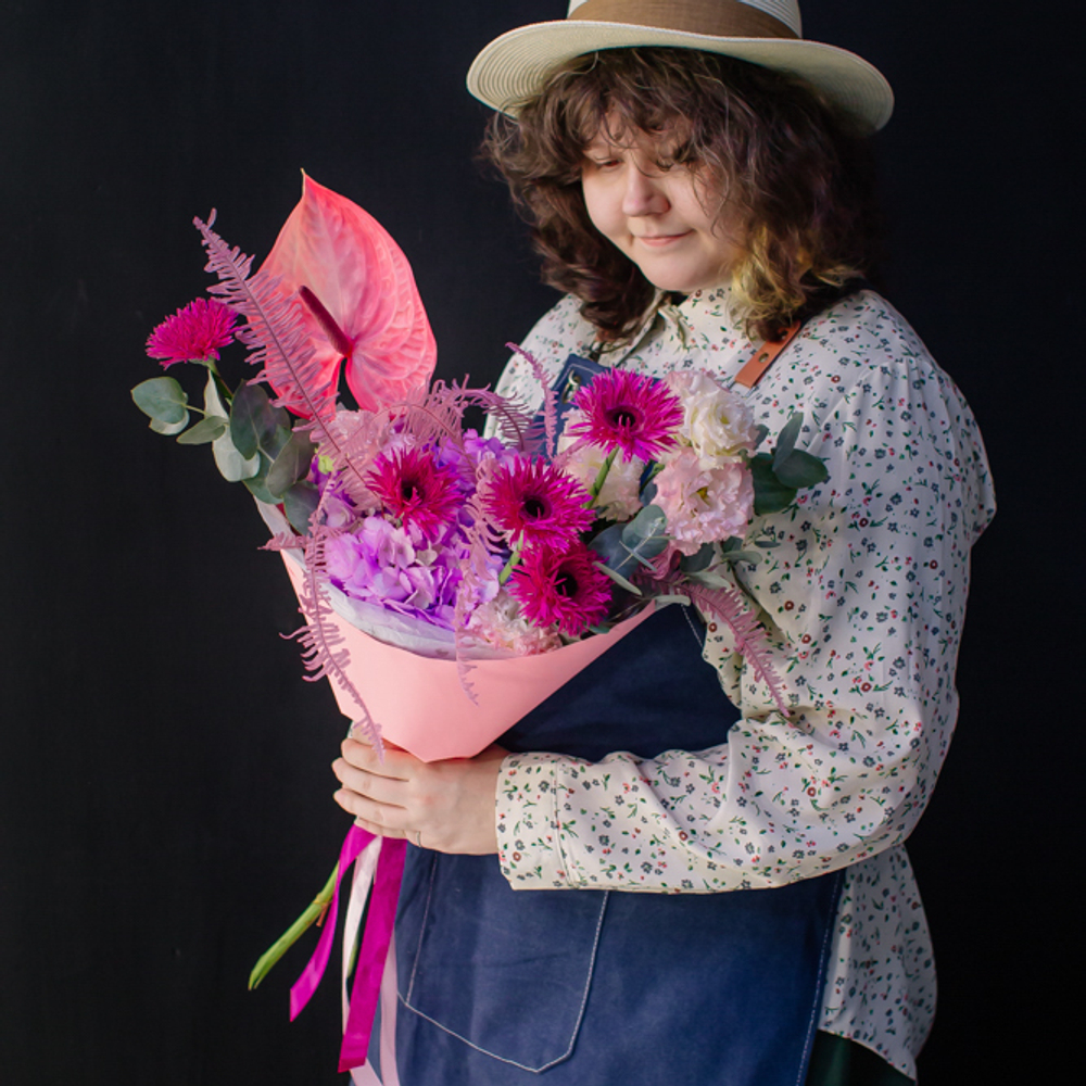 31. Стильный объемный букет с антуриумом