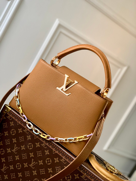Louis Vuitton Capucines MM