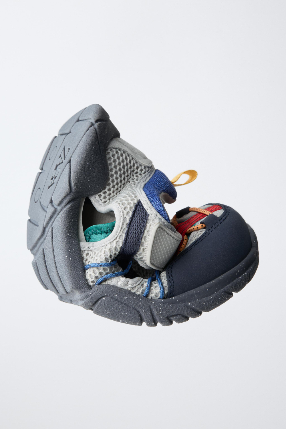 ZARA BAREFOOT КРОССОВКИ С ВЫРЕЗАМИ, РАЗНОЦВЕТНЫЙ