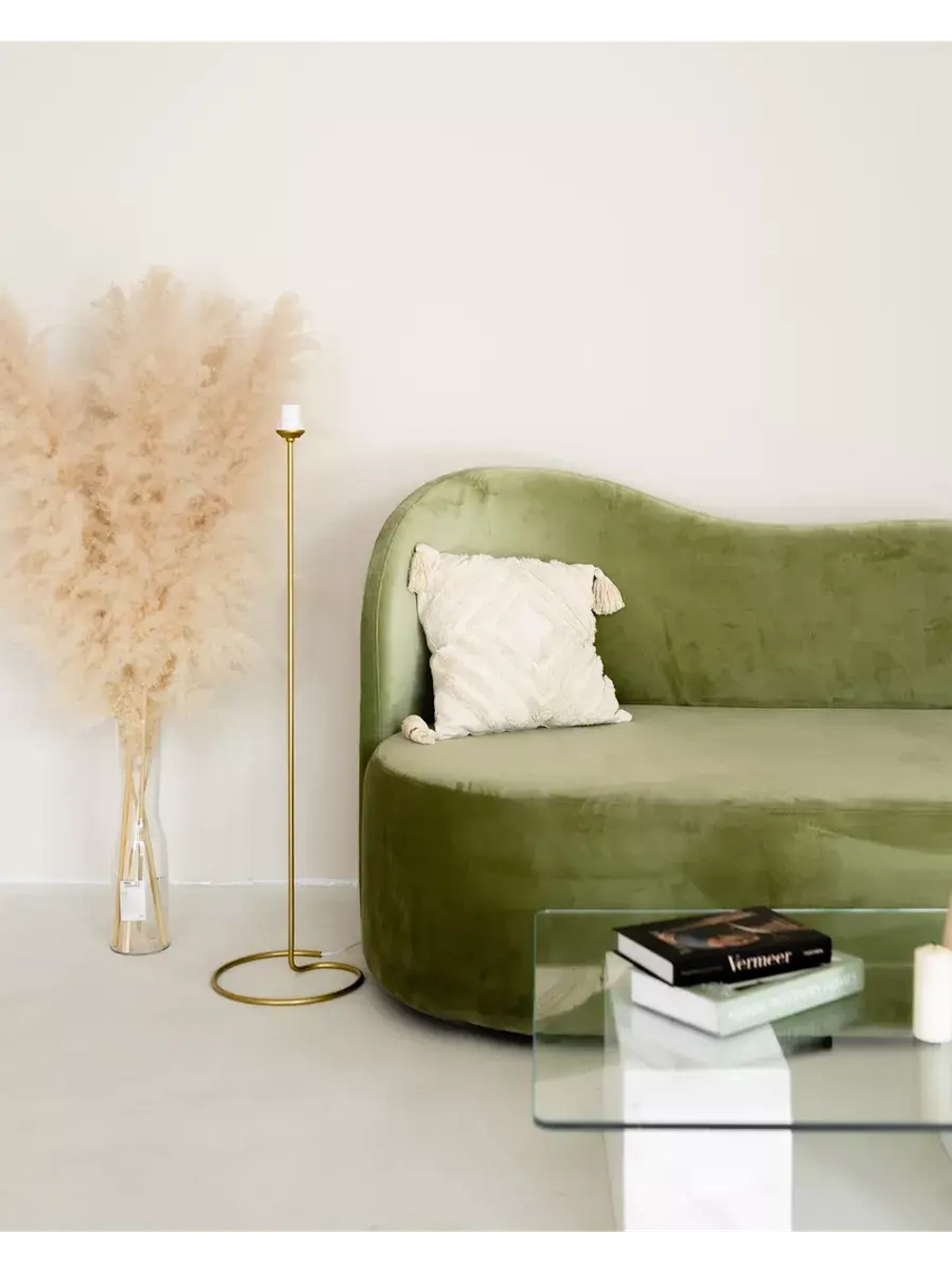 Торшер напольный с абажуром в гостиную современный