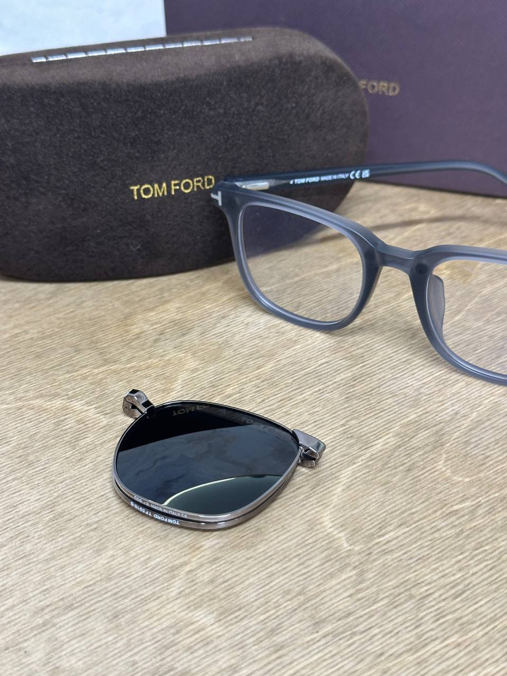 Солнцезащитные очки Tom Ford