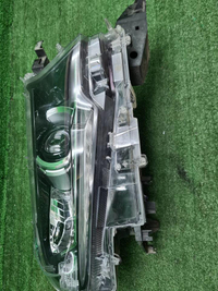 Фара правая Toyota LC Prado 150 (2017-н.в.) LED