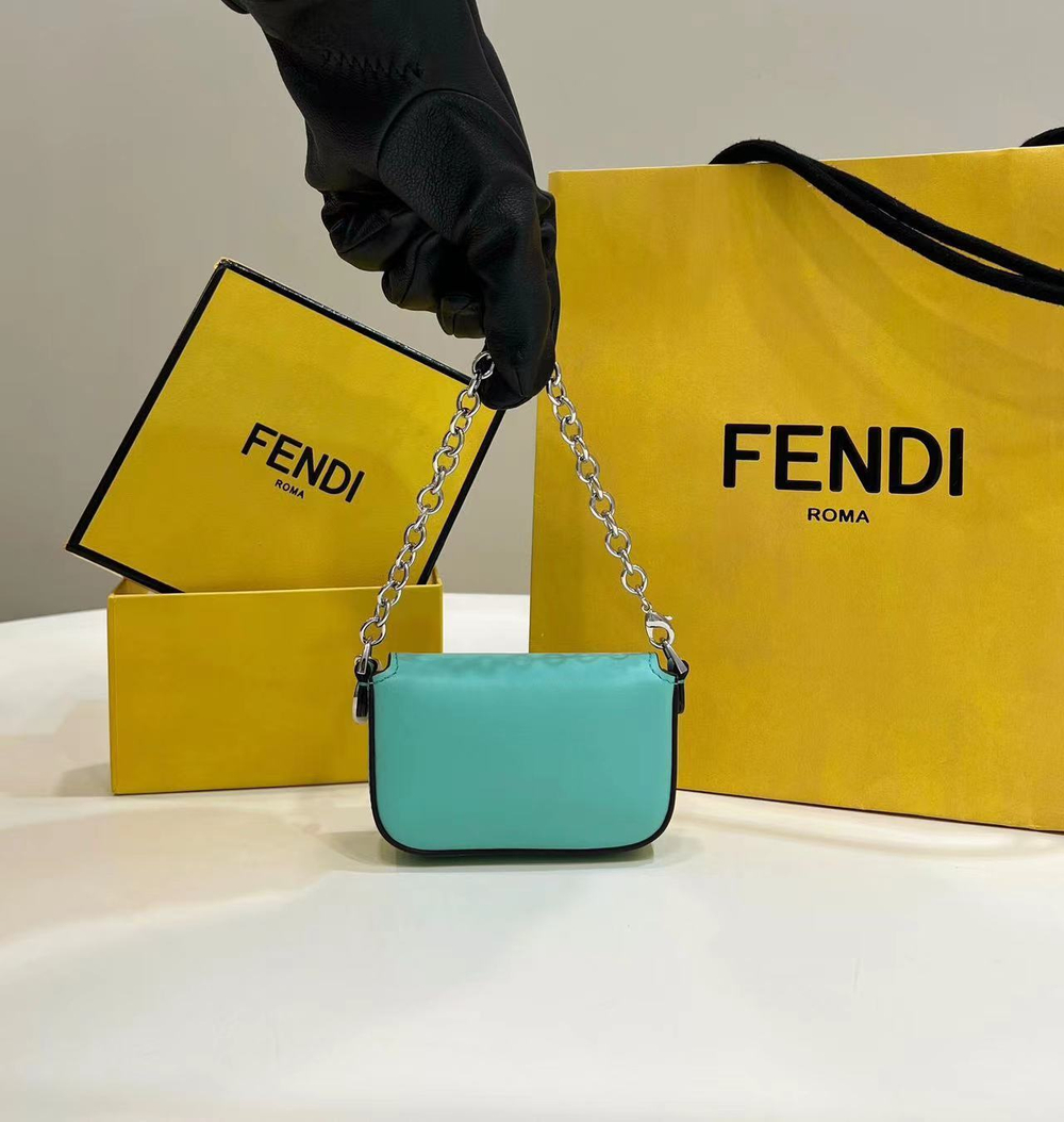 Fendi Nano Baguette 11 cm