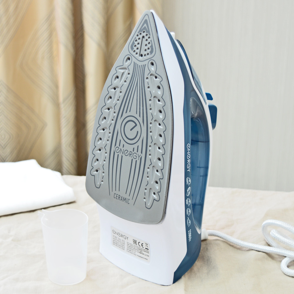 Утюг ENERGY EN-352 керамическая подошва 2200Вт, голубой