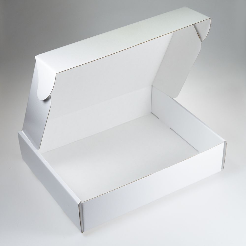 Коробка белая фирменная