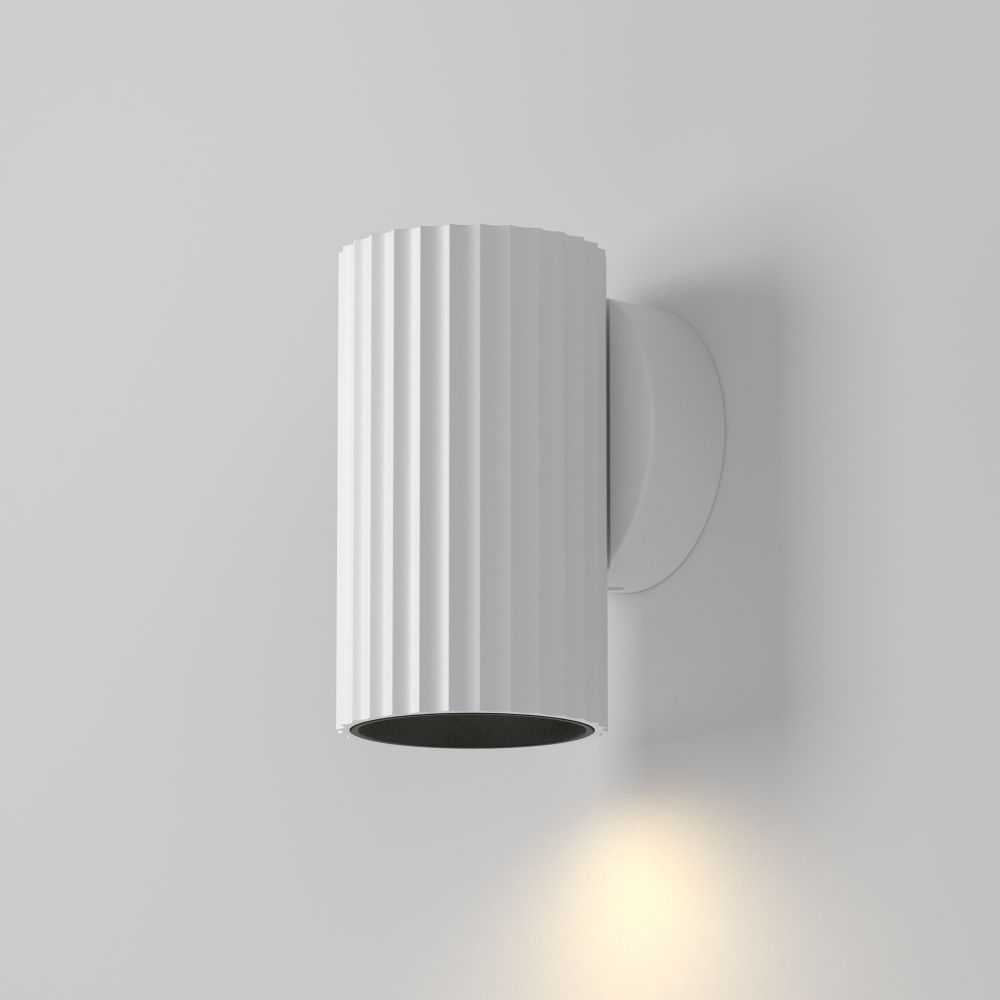 Светильник настенный Maytoni   C106WL-01-GU10-W