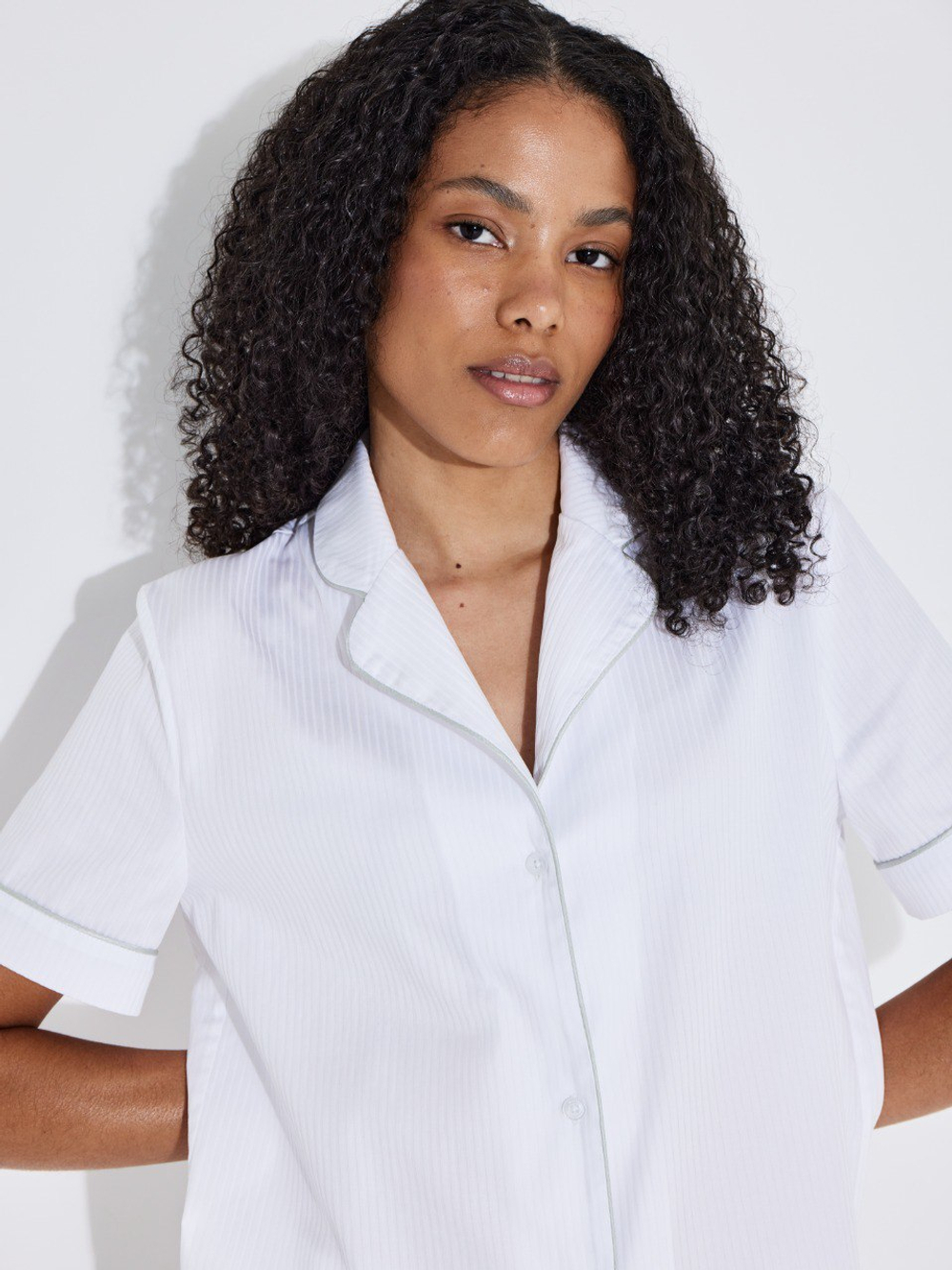 Пижама Suite Pyjama in white (2) рубашка с коротким рукавом + шорты