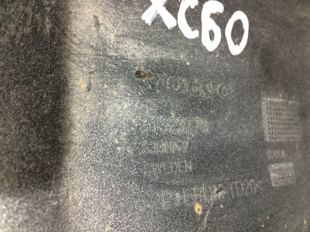 Накладка заднего бампера Volvo XC60 1 13-17 Б/У Оригинал 31323779
