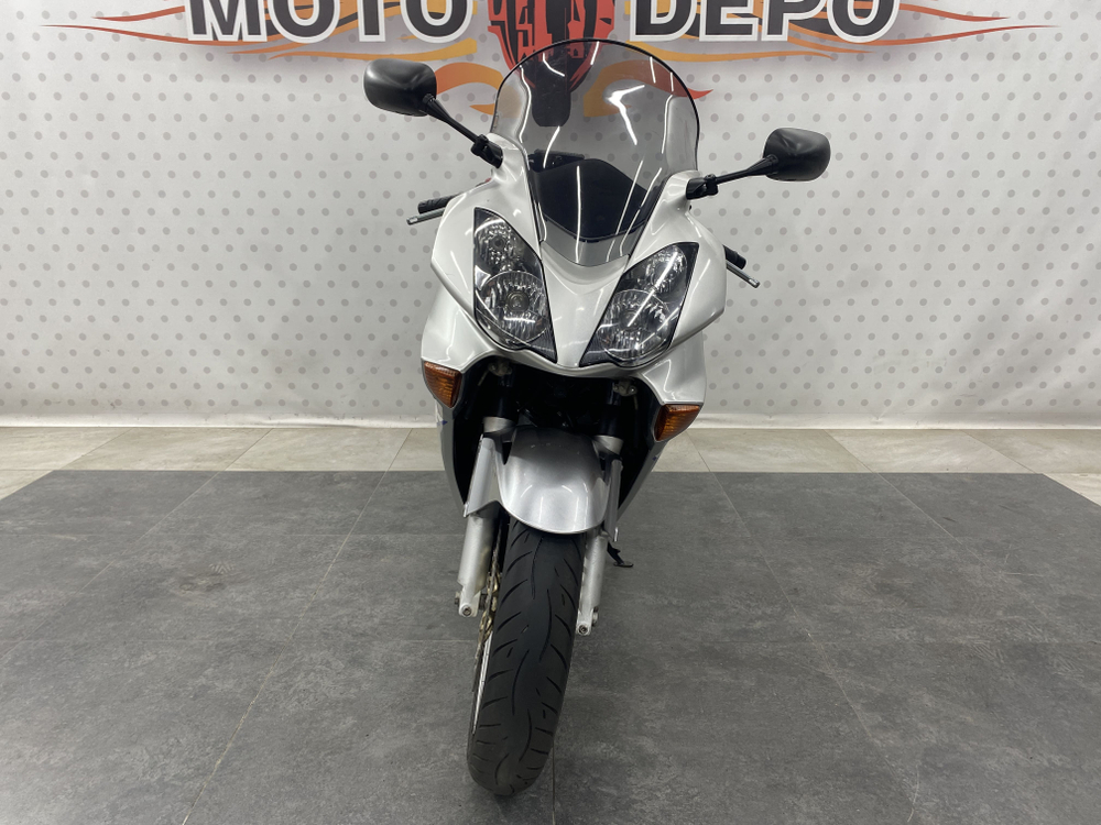 Honda VFR800F , 2005