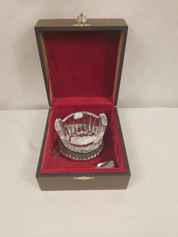 Икорница "Осетровая" в подарочном футляре с ложечкой