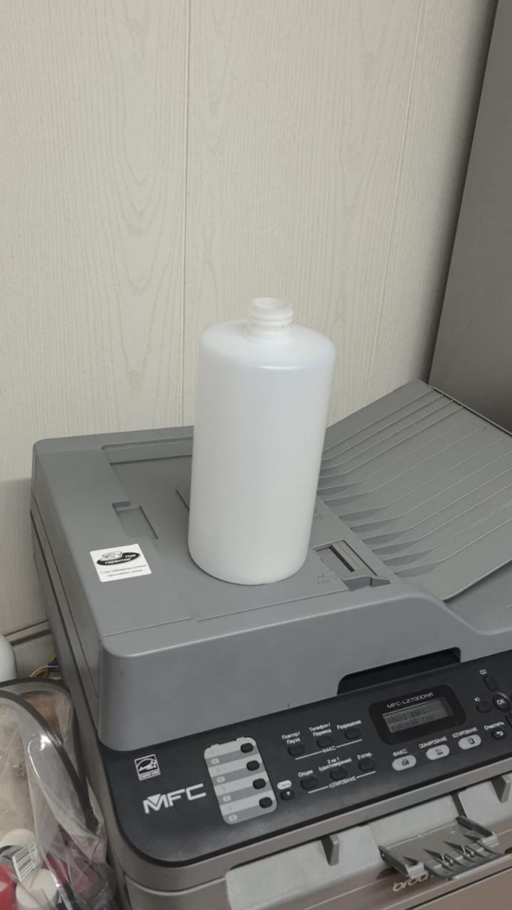 Флакон 750 мл 28 мм ПНД Прямые плечи