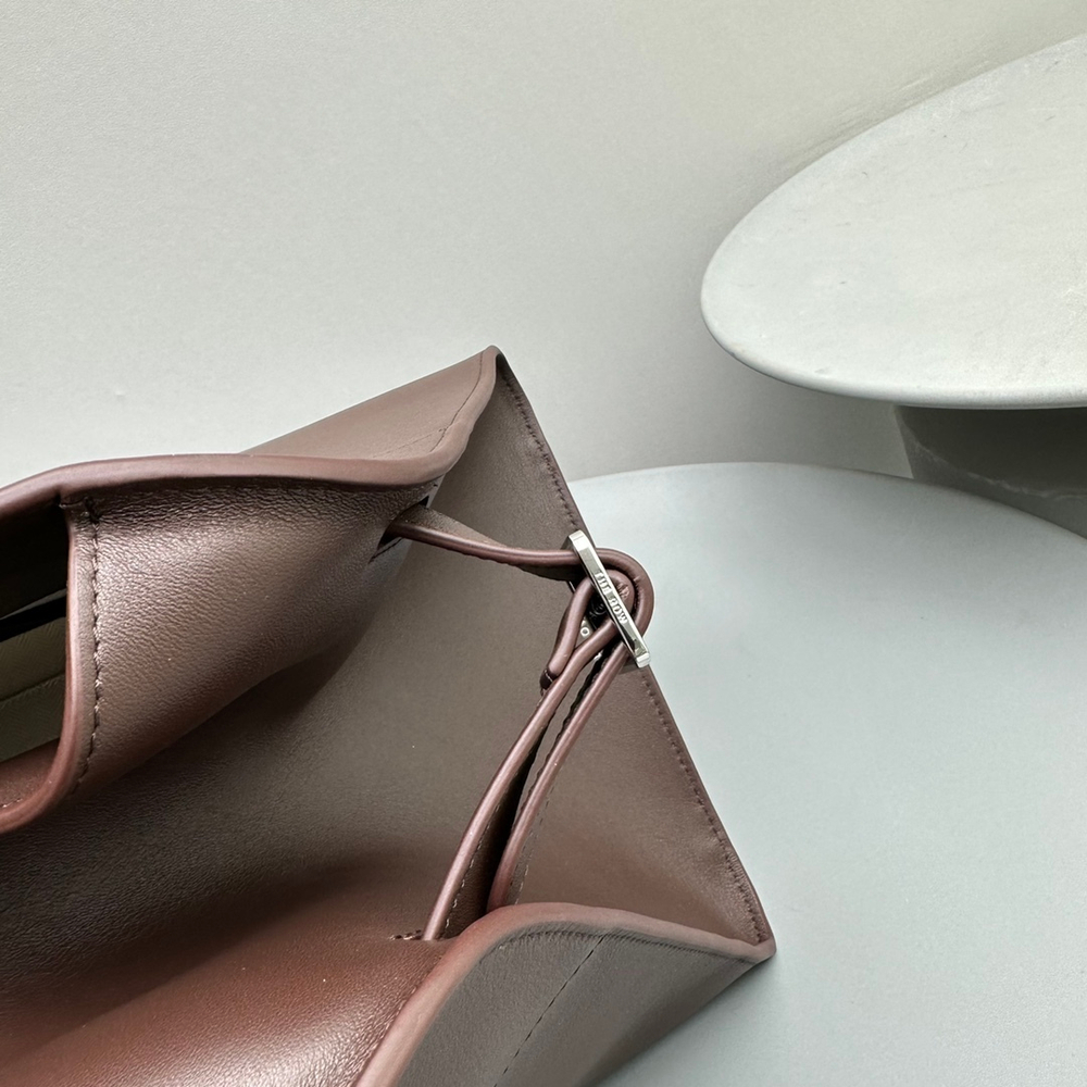 The Row Margaux 15