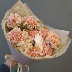 Букет из карамельных гвоздик