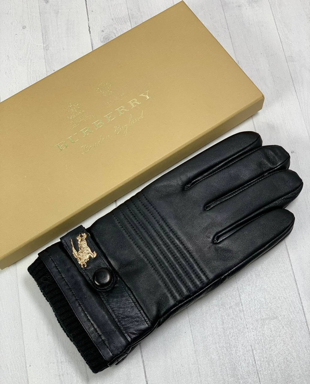 Перчатки Burberry