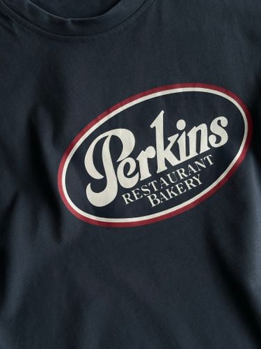Синяя футболка Perkins