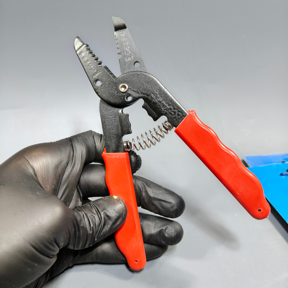 Щипцы для зачистки кабеля до 5,5мм2