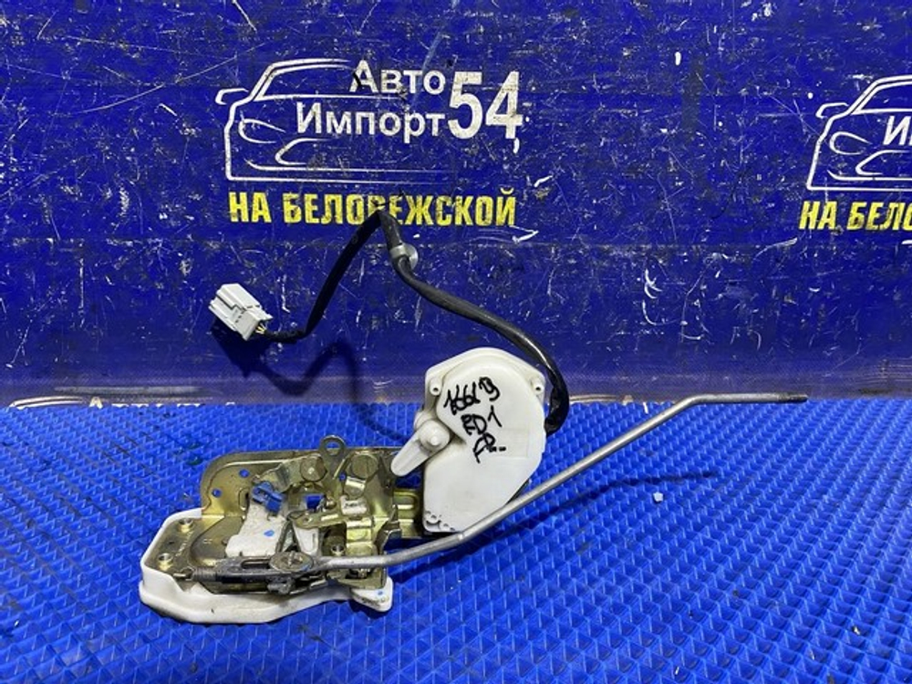 Замок двери передней правой Honda CR-V 1995-2001