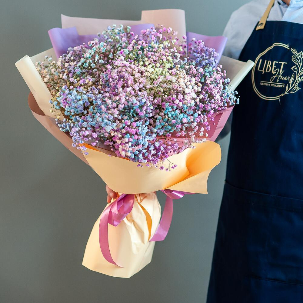 Букет из радужной гипсофилы