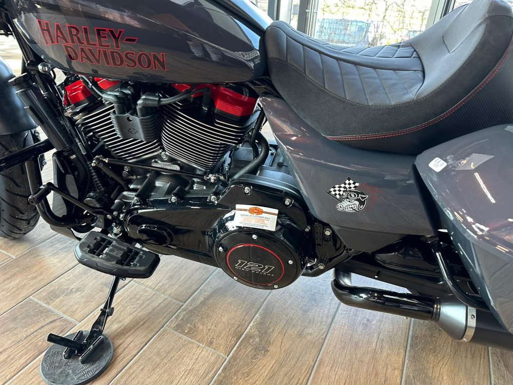 Harley-Davidson CVO Street Glide ST, 2026 "Inferno Gray"