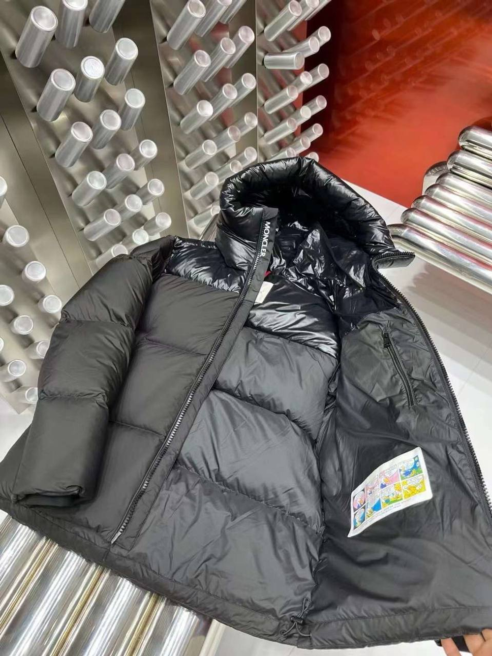 Пуховик Moncler