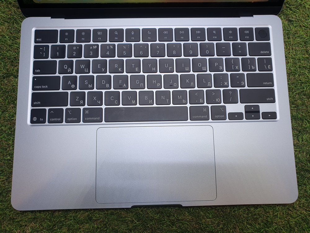 MacBook Air 13 (2025, M4) A3240 16Gb/256Gb 7циклов