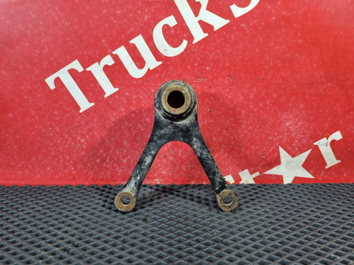 Кронштейн цилиндра подъема кабины